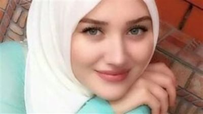 ﺃﻧﺎ ﻓﺘﺎﺓ ﺟﺎﻣﻌﻴﺔ ﻋﻤﺮﻱ 20 ﺳﻨﺔ ﺃﺩﺭﺱ ﻭﺃﻋﻤﻞ ﻭﺃﻧﺎ ﻓﻲ ﻣﺠﺎﻝ ﻋﻤﻠﻲ ﺃﺣﺒﺒﺖ ﻣﺪﻳﺮﻱ ﻭﻟﻜﻨﻪ