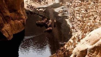 بينما انا بين النائم واليقظان اذا أتاني جبريل وميكائيل في المنام