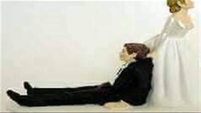 ﺷﺎﺏ ﻓﻲ ﻟﻴﻠـﺔ زفافه ﺑﻌﺪ ﻣﺎ ﺩﺧﻞ ﺷﻘﺘﻪ لقى الموبايل بيرن ودار الحوار التالى