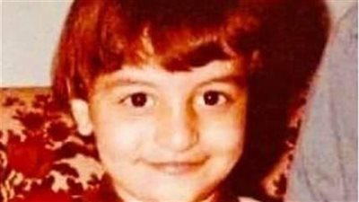 هذا الطفل أصبح أشهر فنان كوميدي في مصر.. خمن من هو؟