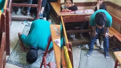 التحق طالب جديد بكلية الزراعة في إحدى جامعات مصر، وعندما حان وقت الصلاة