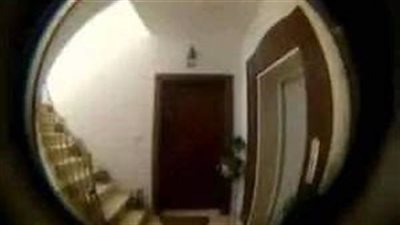 انا واقعه في مشكله صعبه جدا تعجز العقول عن حلها انا ساكنه في بيت عيله وبيحصل معايا حاجات غـريبه