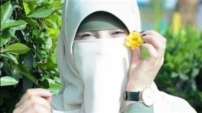 المنتقبة بقلم منار عيسى