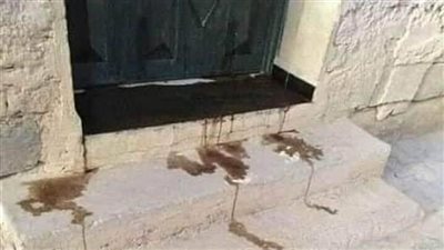 انا ساكنه في عمارة بالإيـجار بقالي ٤ سنين ومن شهرين الشـقة اللي فوقي سكـن فيها عريس وعـروسه