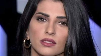 “ما فعلته أشعل قلوب الشباب حسرة”.. أجمل مذيعة في قناة الحدث تنسى أنها على الهواء مباشرة وتبهر الملايين بحركتها الغير المتوقعة !!