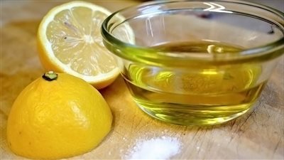 فوائد زيت الزيتون مع الليمون ولماذا يتناوله كل الناس حاليا ؟