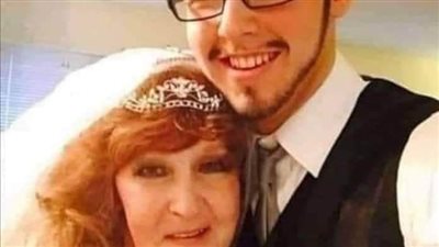تزوج شاب من امرأة عجوز