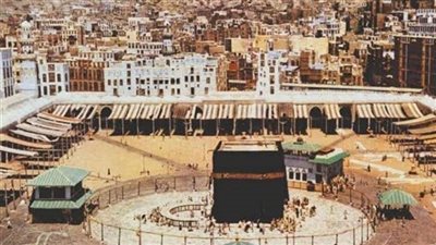 ذهبت السيدة أمنه بنت وهب بابنها سيدنا محمد صلى الله عليه وسلم