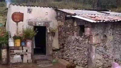 يقال انه قد كان في بغداد امرأة لها طفل