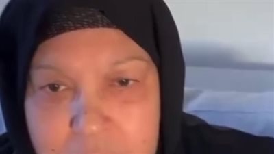 طالعة من غير مكياج والجمهور معرفهاش تعزي إسماعيل الليثي وزوجته في طفلهما