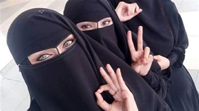الام وزوجات الابناء