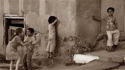 رايت أمام المحلات امراه تصرخ