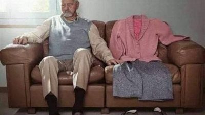 قصة بالأمس عدت إلى بيتي متعبا منهكا