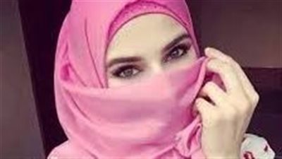 قدامك خمس بنات كامله