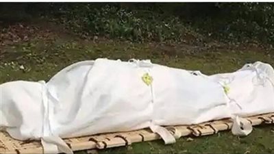 بعد لما ابوهم ماټ والدكتور قال انه ماټ طبيعي الكفن كشف السر