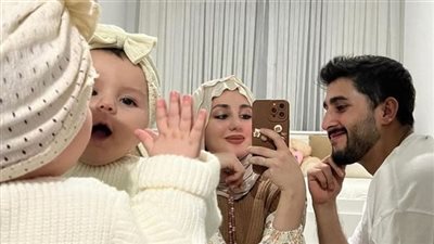 كنت بكشف على مراتي في يوم عند دكتور عظام عشان كانت واقعة على رجليها