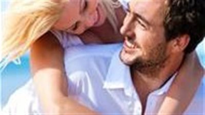 لـ7 أسباب لماذا يفضل بعض الرجال النساء القصيرات