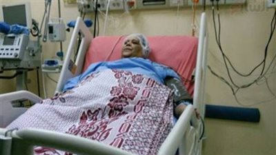 ذهبت فتاة مع اختها المتزوجة إلى الطبيبة