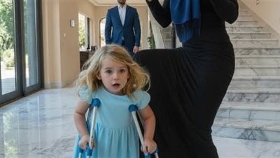 كان يظن أن زوجة أبيه تنقذ عائلته حتى رآها تركل ابنته المعاقة فسقط قناعها