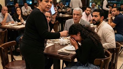قصة جوز بنتي كسر بخاطرها في المطعم
