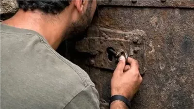 عندما خرجت من دار الأيتام أخبروني أنني ورثت كهفا
