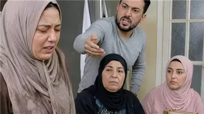 ألقى زوجي كوب الشاي في وجهي أثناء الإفطار… فقط لأنني رفضت إعطاء أختِه بطاقة راتبي