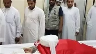 في صباح جنازة أبي قال المغسل