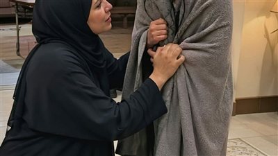بنتي رجعت من رحلة المدرسة وهي لافة نفسها في بطانية الكاتبة صابرين محمد